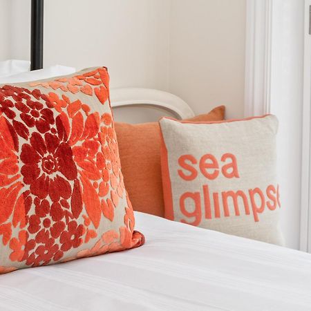 Sea Glimpse Villa Whitby Exterior photo